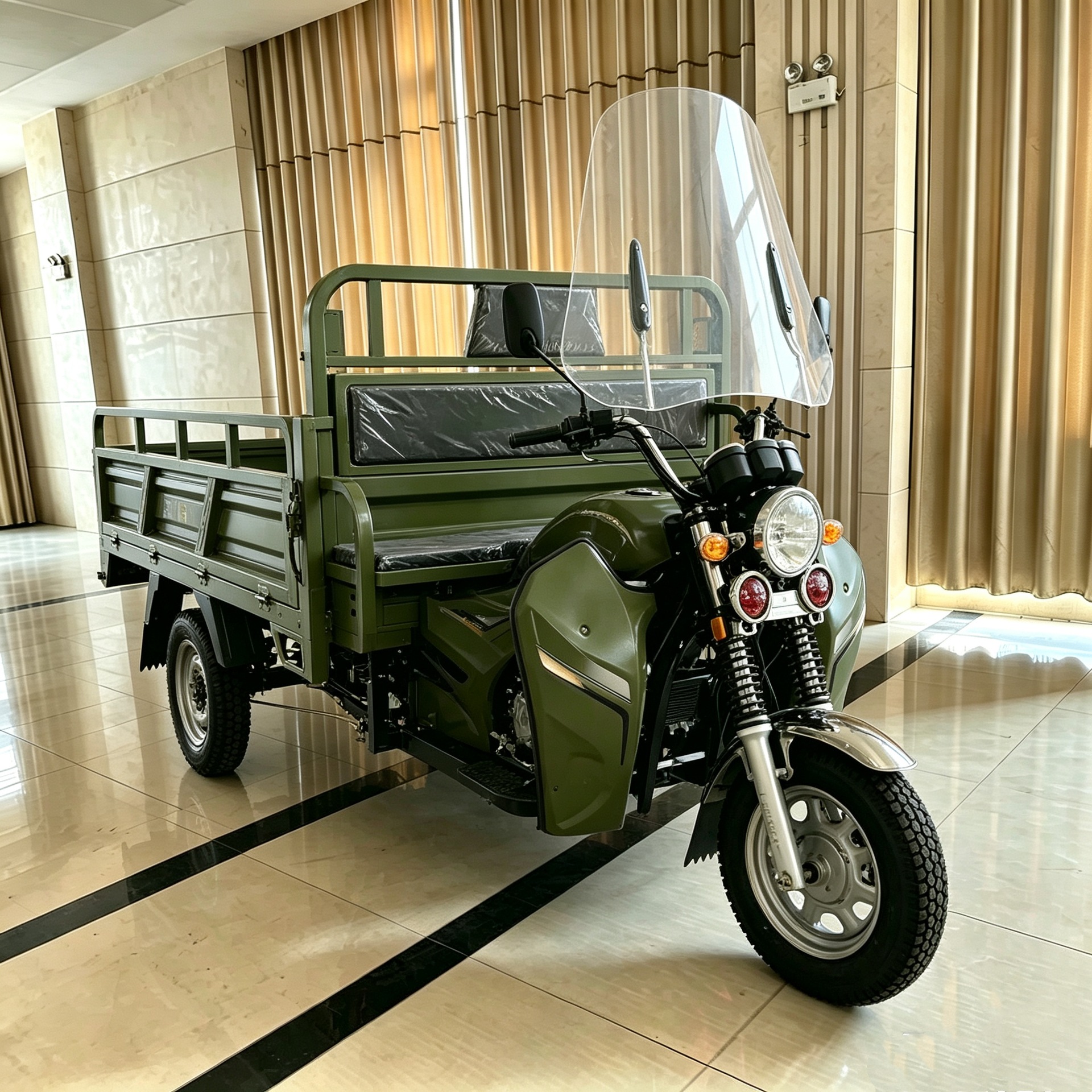 Cross-border export of green fuel-powered three-wheeled passenger vehicles for Southeast Asia, with canopy for passenger transportation