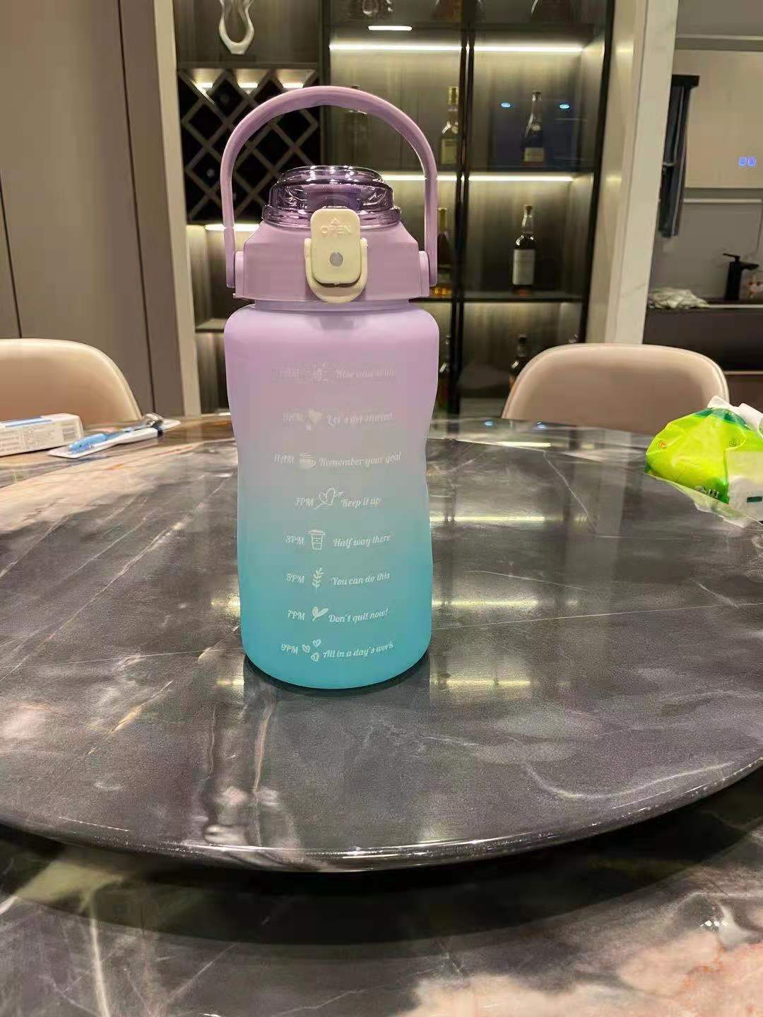 Nuevo transfronterizo Amazon gradiente de color de gran capacidad de la taza de agua rebote taza de paja de plástico esmerilado deportes al aire libre hervidor de agua