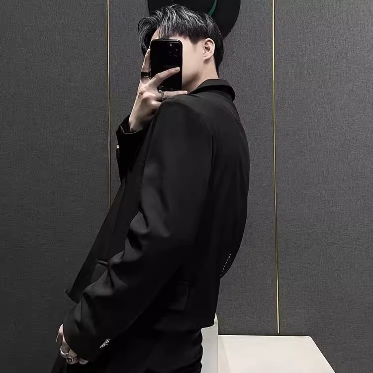2025 New Spring and Autumn Niche Shoulder Pad Short Small Suit Jacket Men's High-end Casual Loose Suit for Men