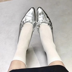 時尚高級感銀色設計感小眾尖頭淺口單鞋女2023新款平底鞋瑪麗珍女