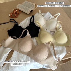春夏の花のレースは下着の女性9901を引っ張ります。