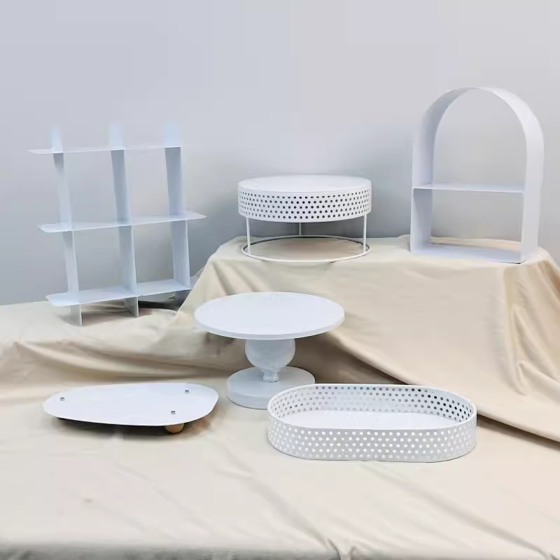 Tabla de postres de estilo blanco decoración estante de exhibición de bodas decoración estante de pastel de cumpleaños bandeja de refrigerio de hierro forjado