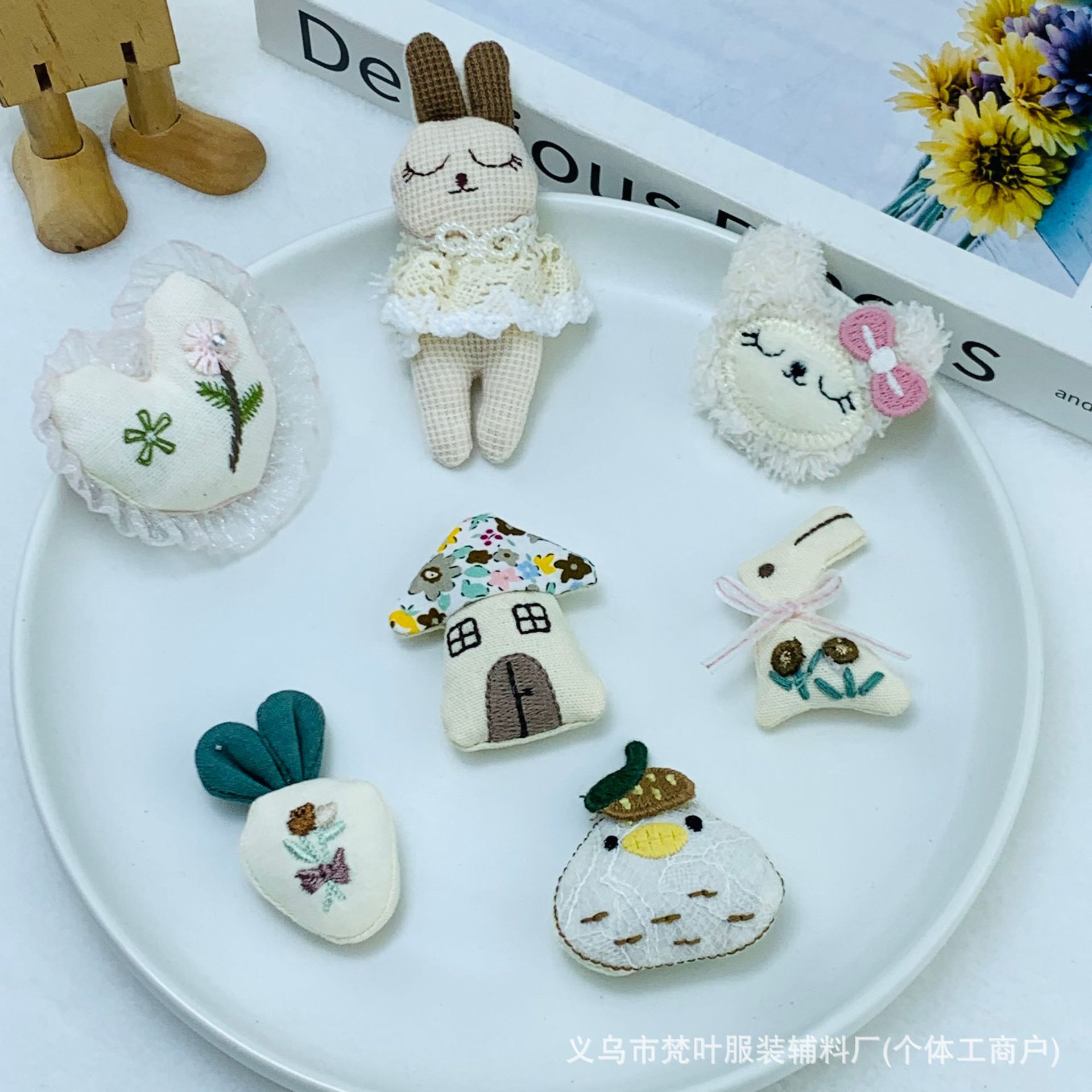 韩国布艺充棉手工卡通娃娃发饰发夹胸针项链配饰儿童服装辅料配件