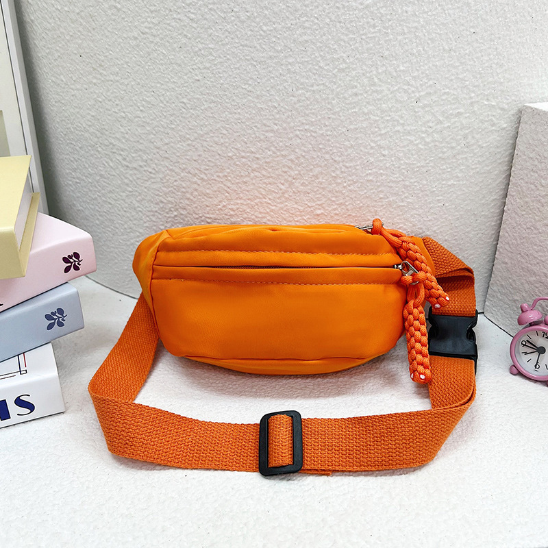 Lindo bolso de pecho de moda de color sólido para niños nuevo 2024 textura de estilo occidental gran capacidad snack bandolera con bolso de pecho