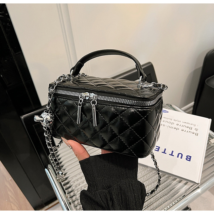 Bolso de mano de alta sensación para mujeres 2026 nuevo nicho bolso de caja de lujo ligero cadena de diamante bolso de hombro image 8
