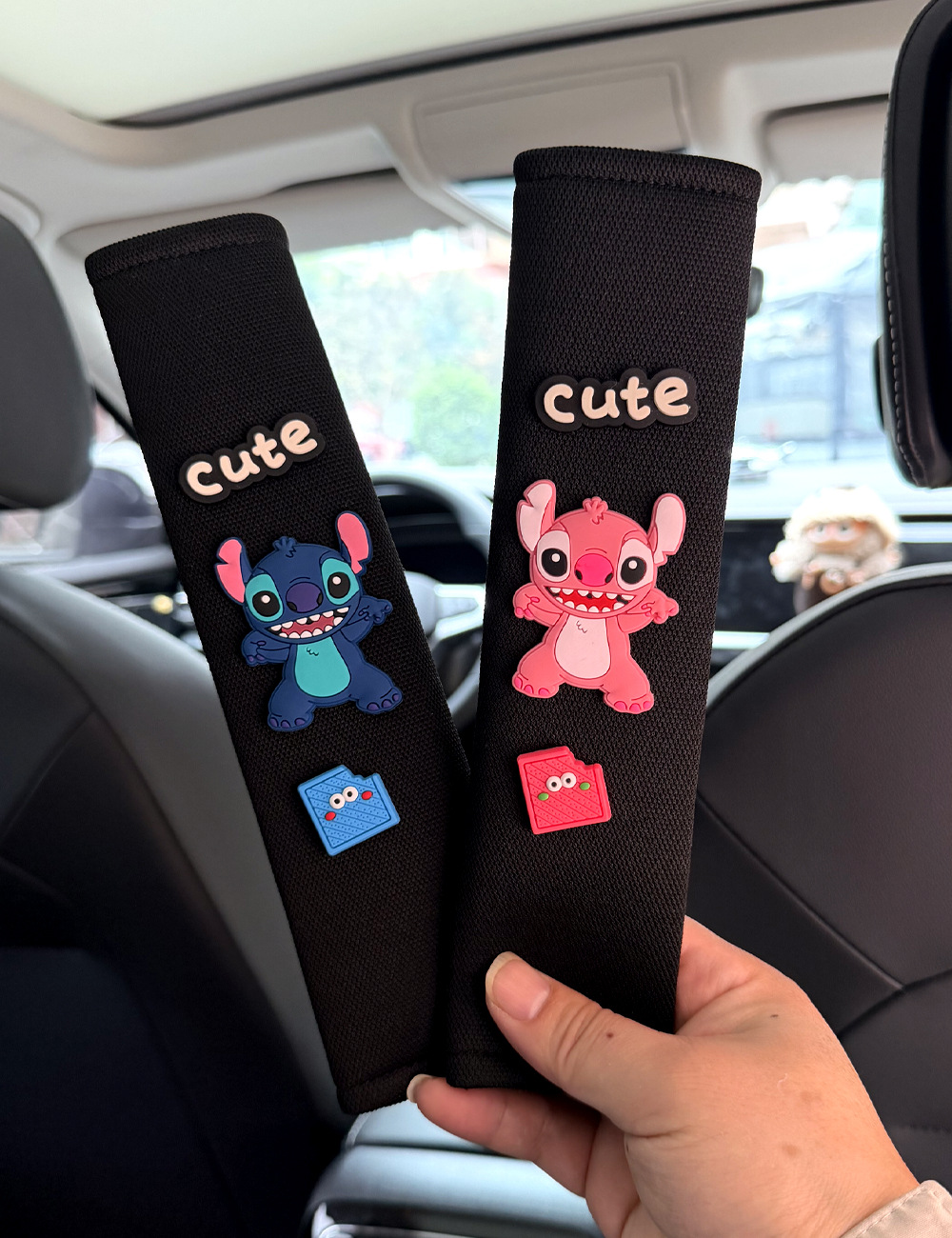 Car Seatbelt Shoulder Pad, Anti-Strangle Protective Cover, Cute Stitch Cartoon Car Interior Decoration, Universal Model