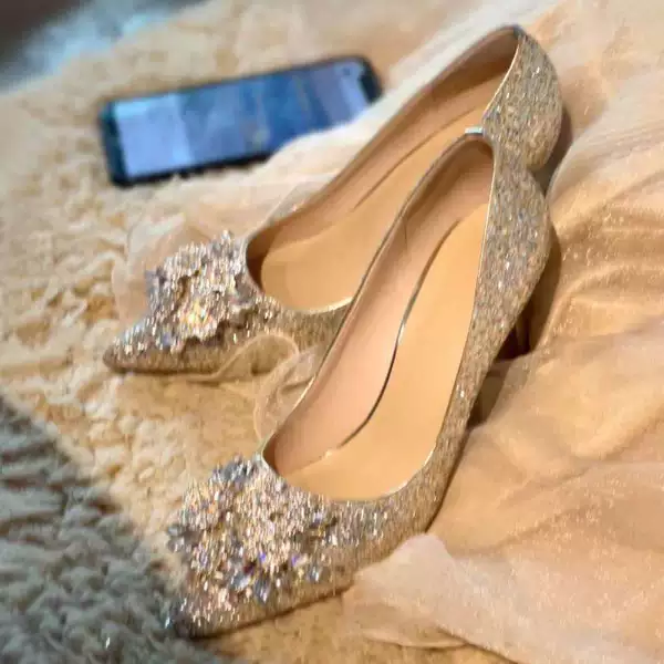 Champagne color