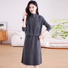 红色马甲毛衣裙两件套秋2024冬季妈妈套装裙中长款打底连衣裙子