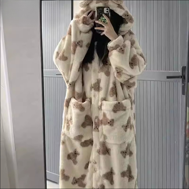 산호 양털 파자마 여성의 가을과 겨울 2024 새로운 곰 소녀의 집 옷 긴 잠옷 두꺼운 기모 목욕 가운