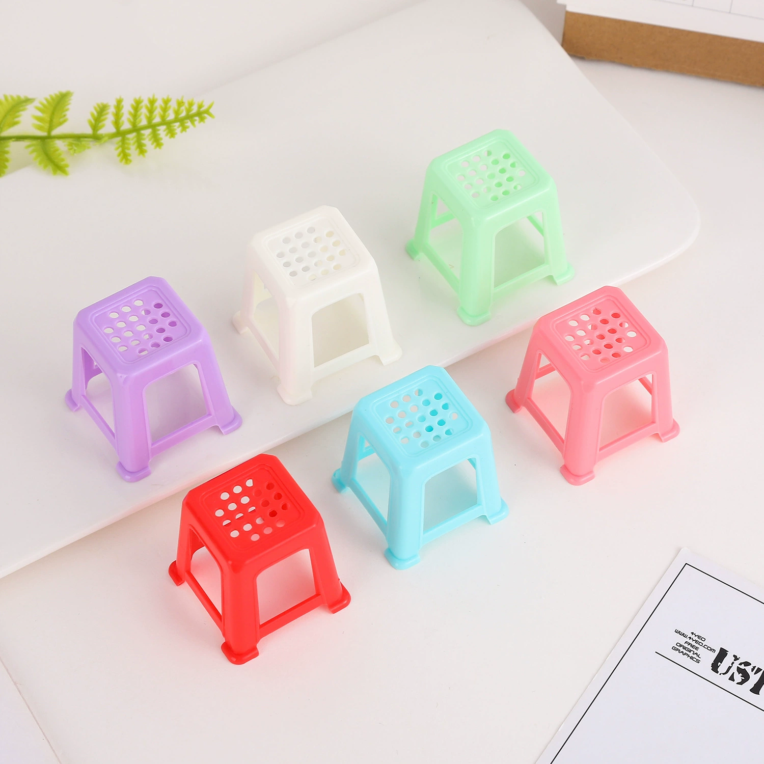Small realistic plastic minifigures, family toy