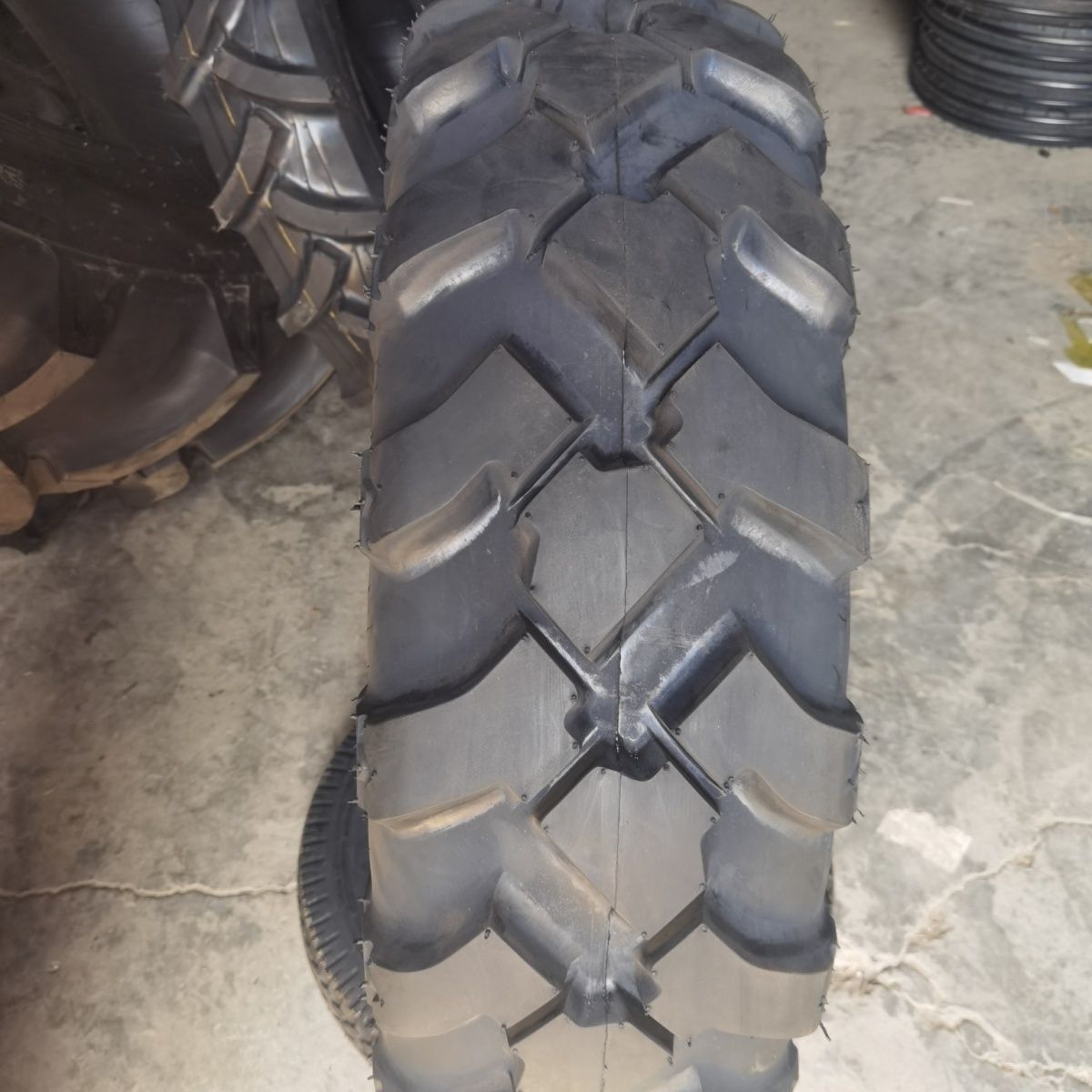 收割机轮胎10/75-15.3 越野雪花胎 人字胎12层级 加强型
