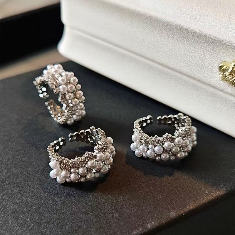 Elegant small design retro fashionable adjustable sophisticated ring…