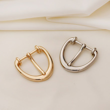 ����ֱӪ��Ůͨ������ͷƤ���۶Կ�ʱ�����������ֿ�2.5cm���