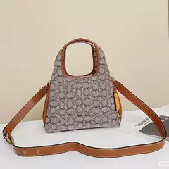 Koujia 2025 New Women's Bag Lana Shoulder Crossbody Bag Retro Presbyopic Satchel Vegetable Basket Bag Fashionable Bucket Bag