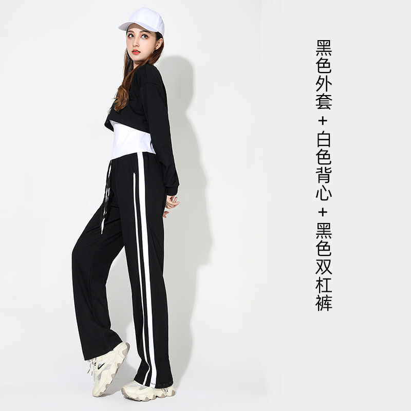 広場のダンスの服装の秋冬の新型の中高年の団体の演技の服の運動のレジャーの3セットの女性の鬼の歩のダンスの服|undefined