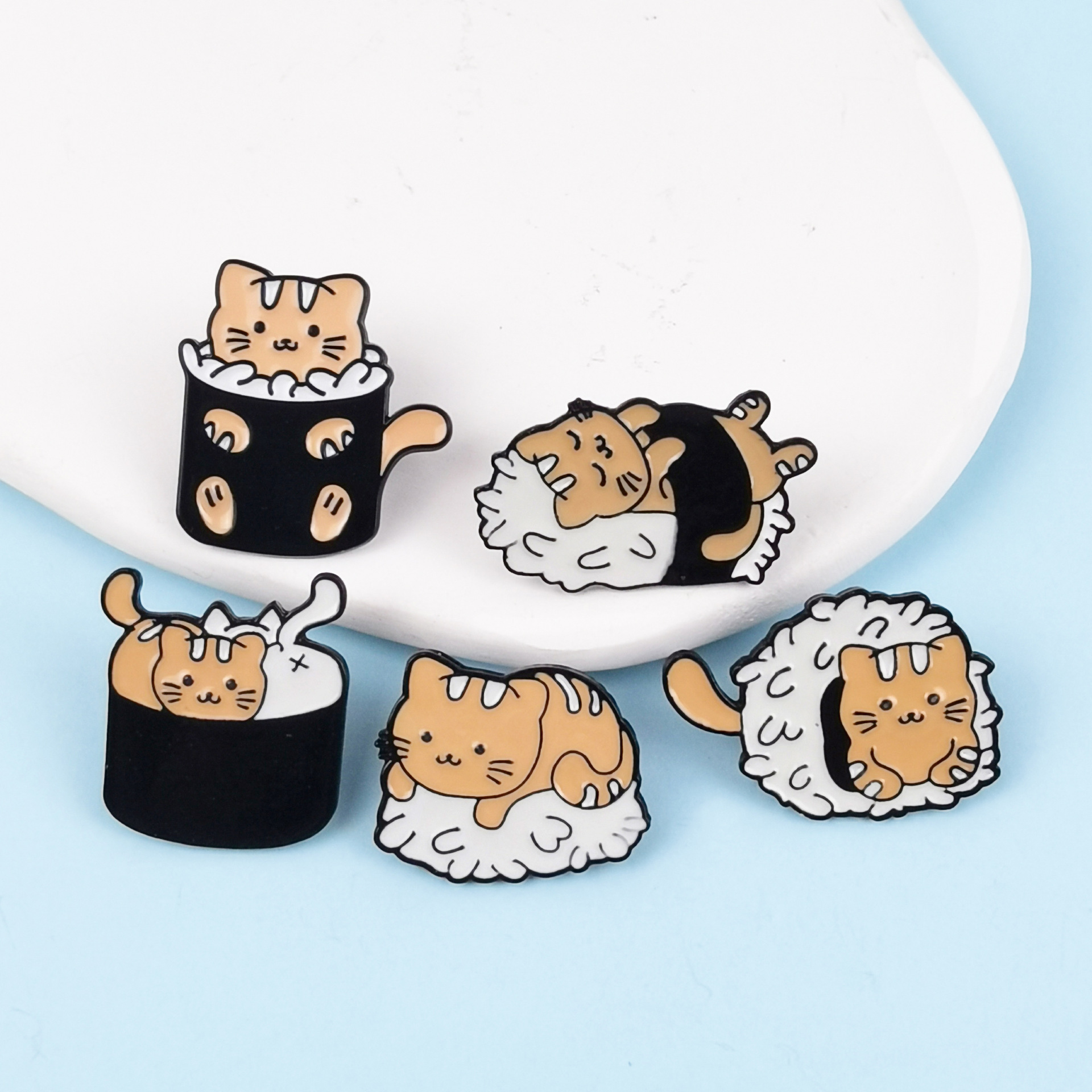 Broche de metal con forma de gato creativo Accesorios de insignia de gato de dibujos animados lindo