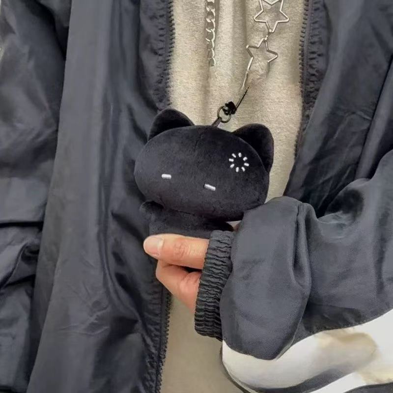 泣きました。超萌は子猫のペンダントを載せています。|undefined