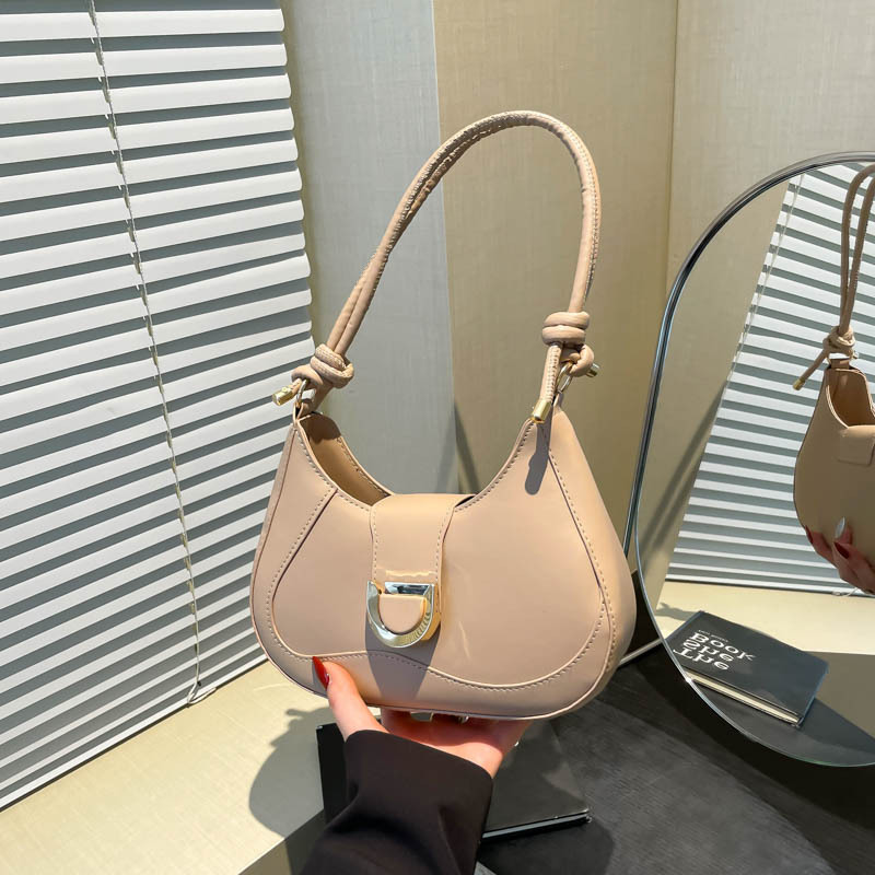 Bolso de axila nuevo estilo de verano 2025 Bolso femenino de celebridades de Internet de moda de este año Bolso de mensajero de un solo hombro de estilo occidental de nicho