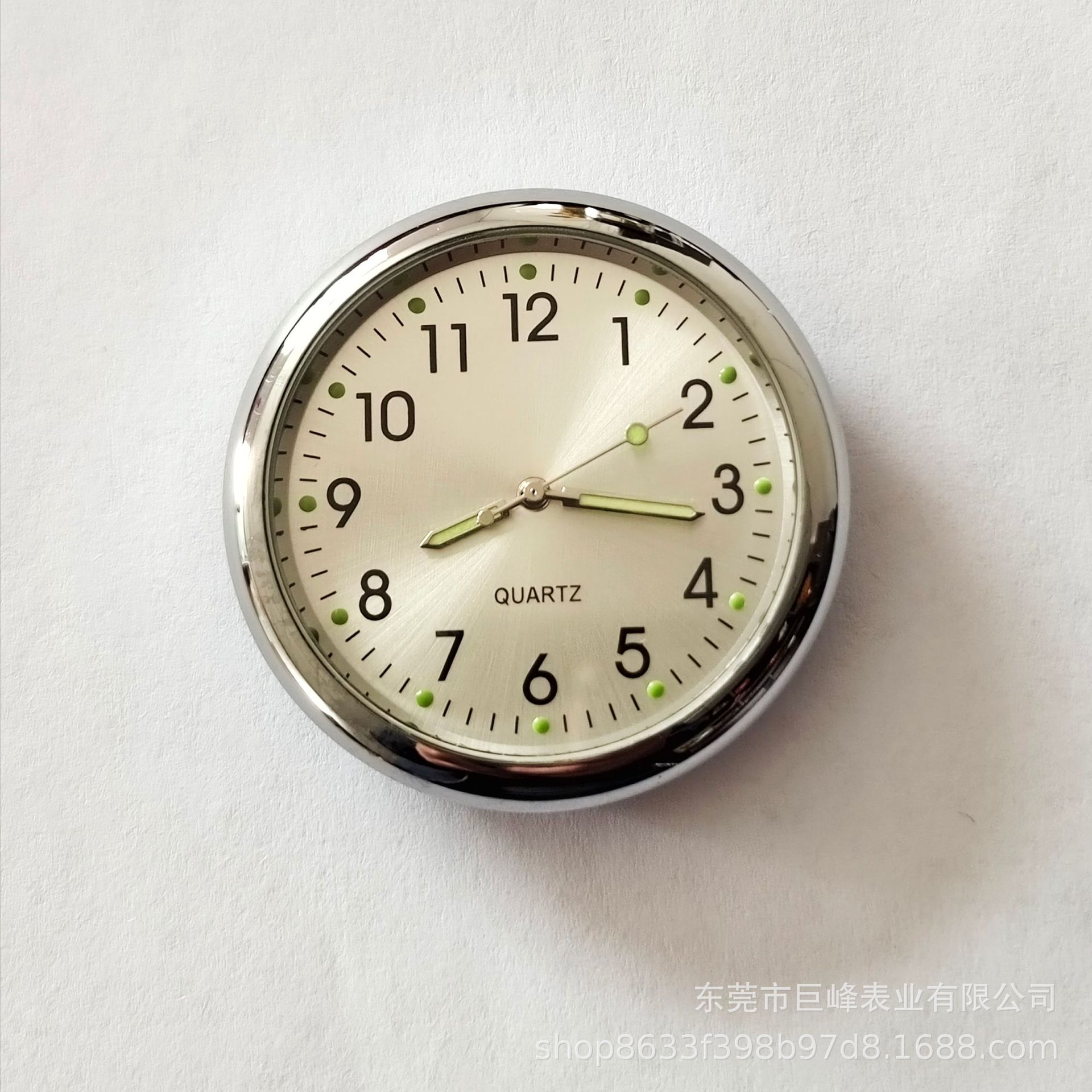 Fabricantes de relojes de coche al por mayor reloj de coche cabeza de reloj de cuarzo reloj de coche decoración de aleación luminosa reloj de coche 40mm