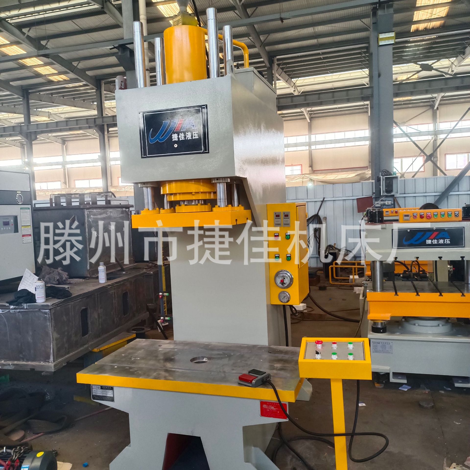 315吨单柱液压机 300T单柱液压机,315吨单柱压装油压机