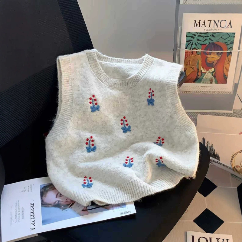 Women's Alpaca Wool Vest 2026 Autumn New Embroidered Floral Round Neck Pullover Knit Vest for Elegant Commuting Women's Alpaca Wool Vest 2026 Autumn New Embroidered Floral Round Neck Pullover Knit Vest for Elegant Commuting