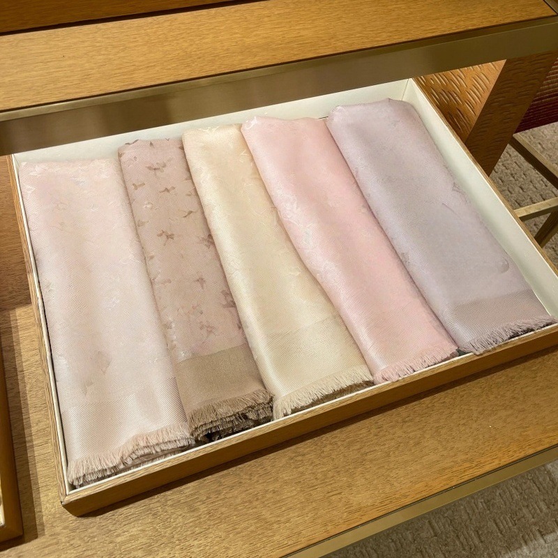 羊毛真丝金银丝围巾大方巾中薄款四季佩戴款秋冬保暖款女旅游披肩|undefined