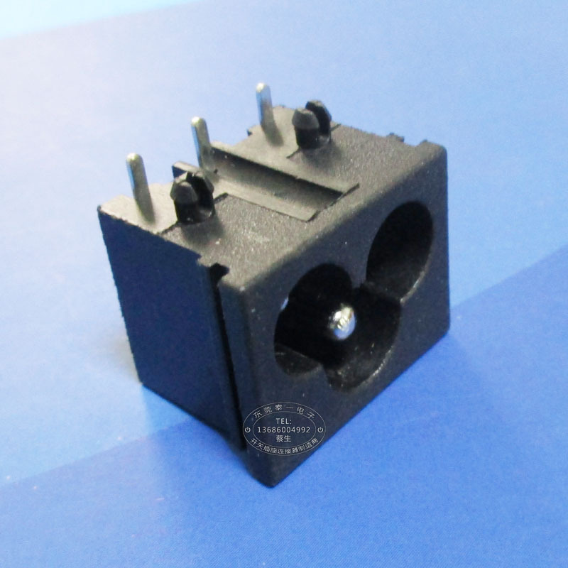 C6 Adapter Three-Pin Small Plum Blossom Charging Interface 23*18 All-Copper 3-Pin 90-Degree Soldering Plate Type Ac Socket Db-6