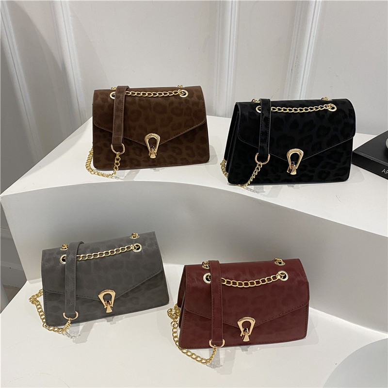 2026 Spring Solid Color Retro Lock Chain Shoulder Bag High-Quality Texture Small Square Bag Casual Simple Crossbody Bag for Women