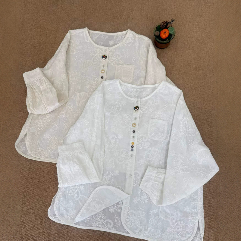 Fresh and sweet embroidered cotton long-sleeve white shirt, loose fit, plus size, round neck, for women