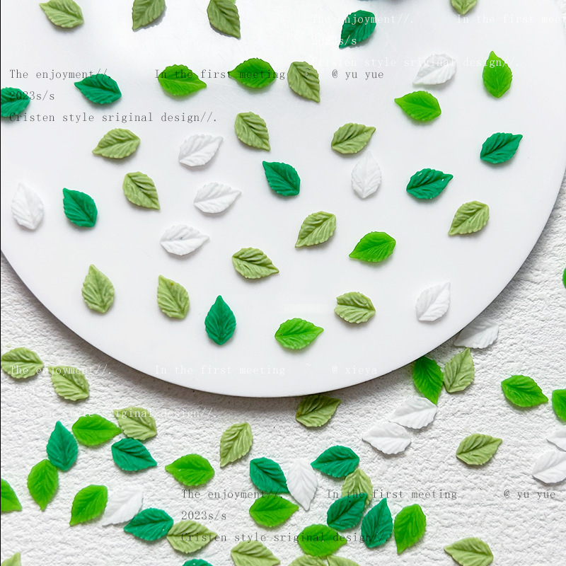 Live popular green small leaf nail accessories luminous simulation small leaf nail accessories nail accessories wholesale