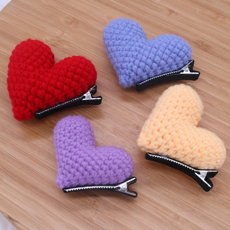 Cartoon knitted hairgrip with animals