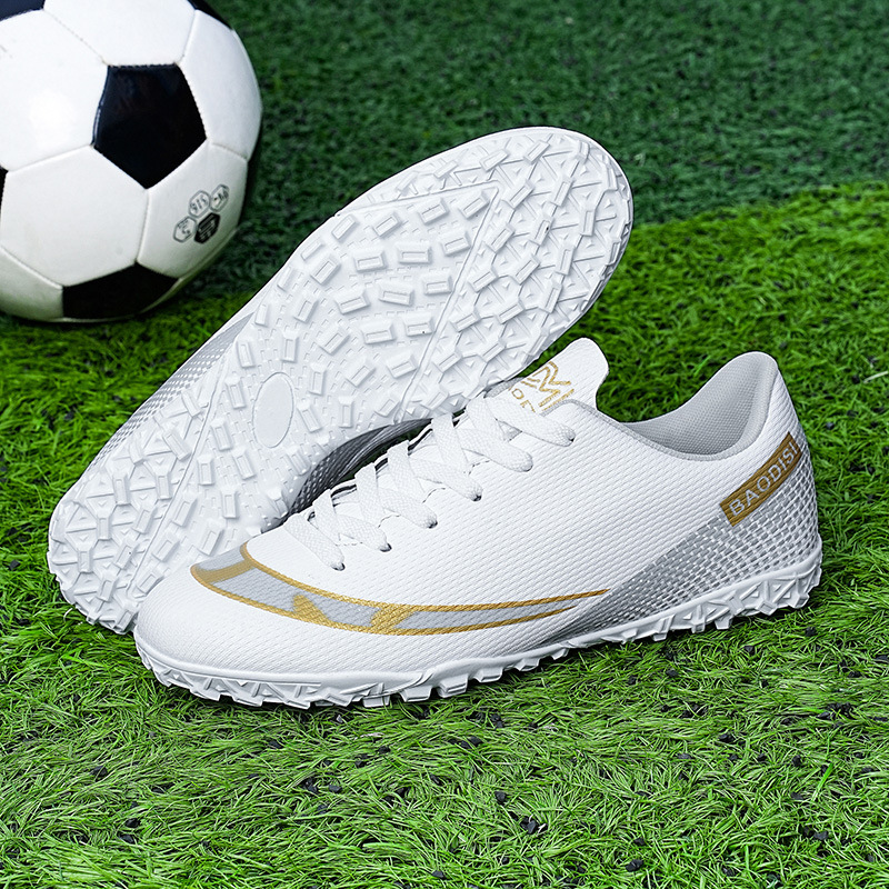 2022 primavera nuevos zapatos de fútbol de uñas rotas de corte bajo zapatos de fútbol para niños transfronterizos zapatos de fútbol juvenil ligeros