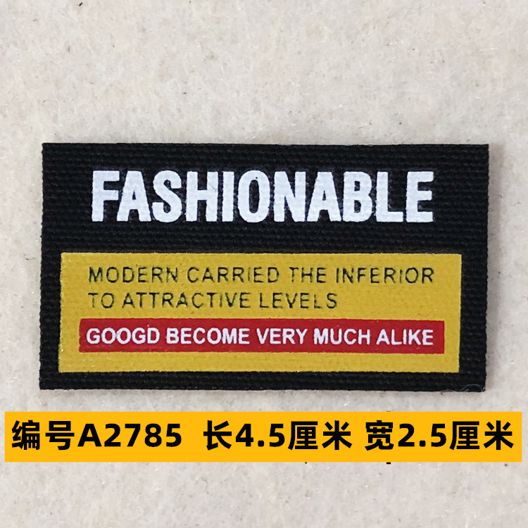 Sombrero, pantalón, equipaje, ropa para bebés, ropa para mascotas, ropa para niños, accesorios de ropa, etiquetas de tela, insignias, accesorios de marca registrada 4 muestras