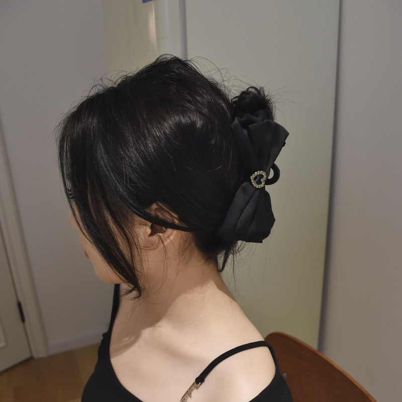 ハイエンドのパールリボングリッパー、女性用の大きなヘアピン、後頭部のヘアピン、エレガントなサメクリップ|undefined