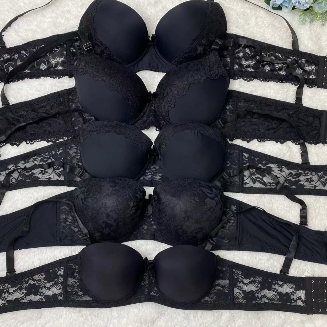 Nueva moda de encaje borde negro sujetador transpirable cómodo clásico cuatro breasted ropa interior mujeres al por mayor