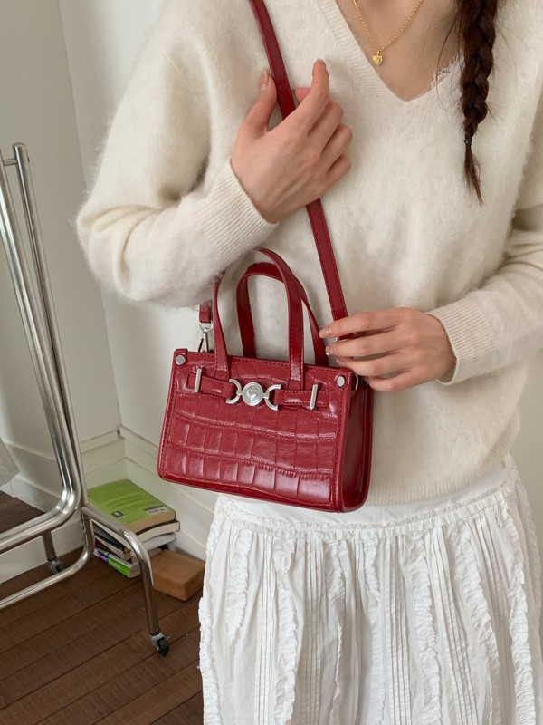Bolso de moda versátil, bolso de lujo ligero de alta calidad, bolso cuadrado de moda exquisita, bolso de hombro de diseño, bolso de nicho de mujer