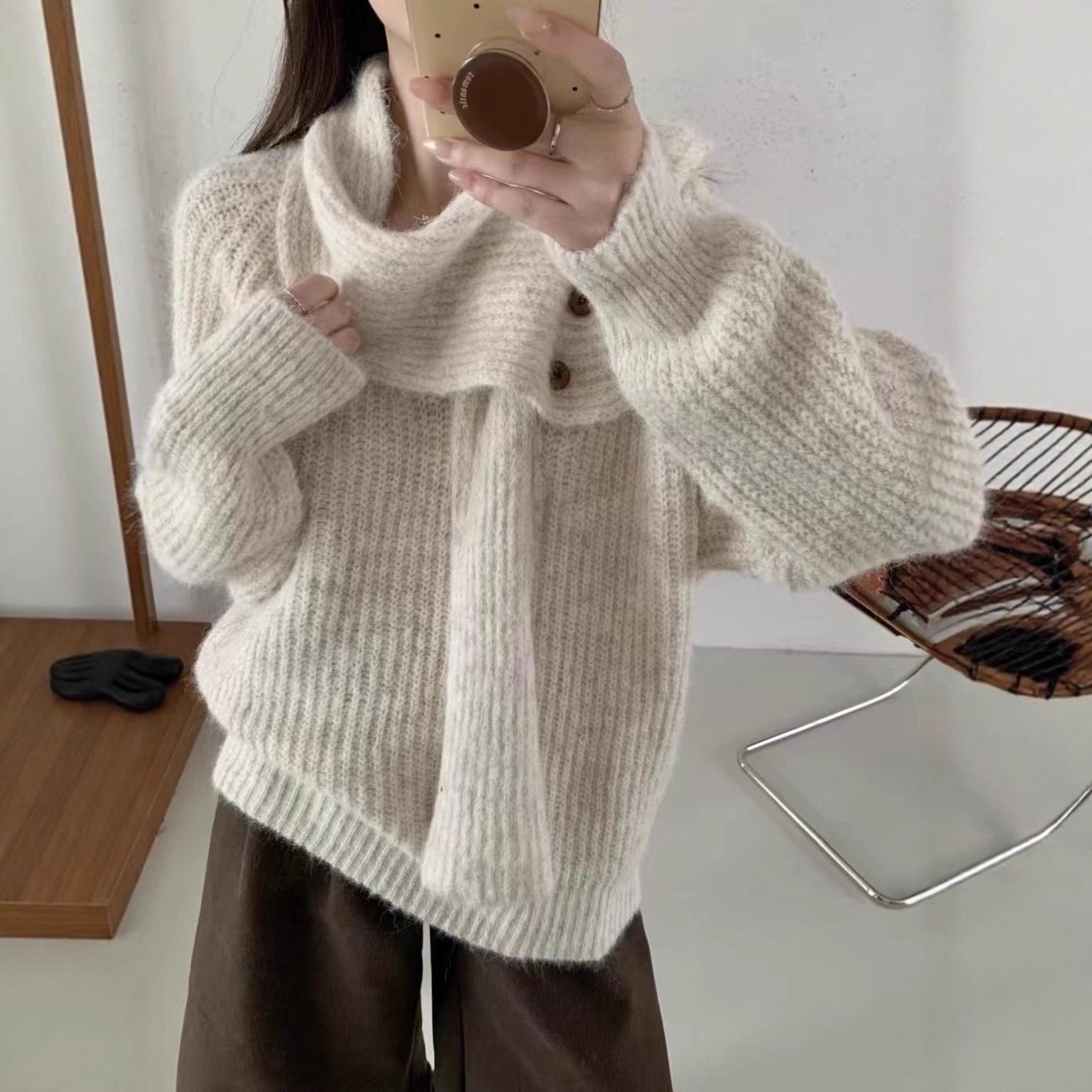 秋冬季新款设计感可拆卸四扣围巾款纯色针织衫宽松慵懒风长袖毛衣