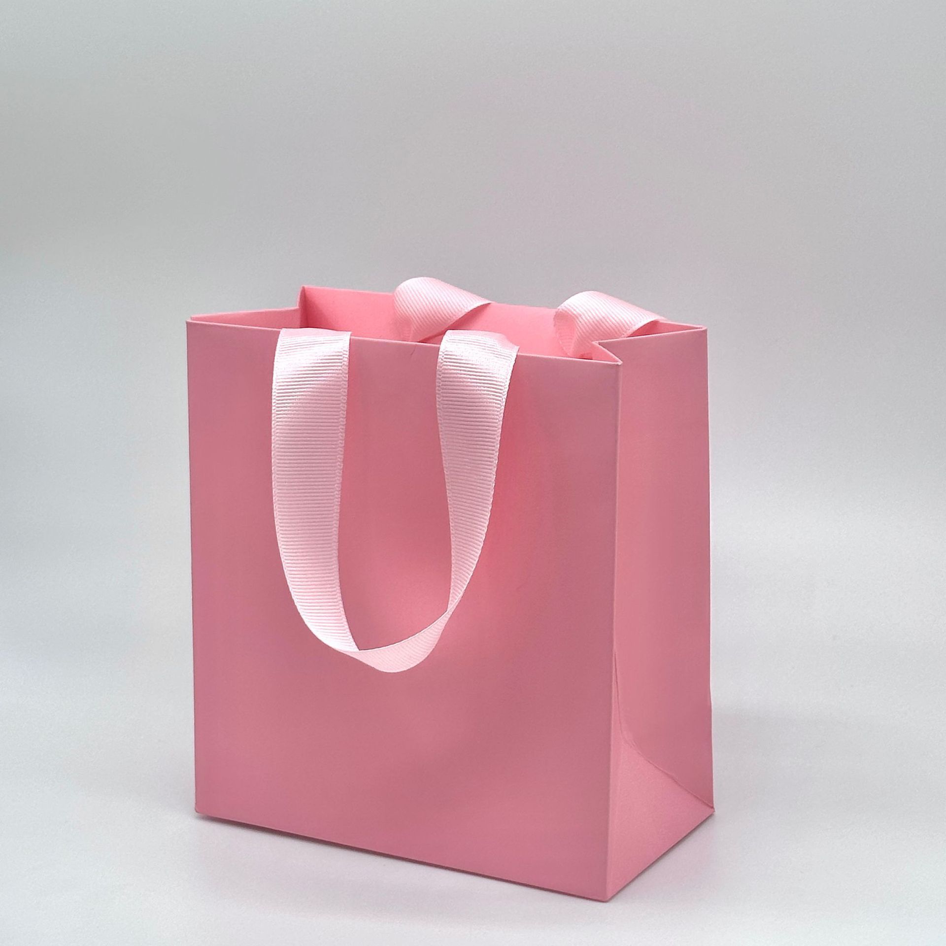 Caja de cajón de papel exterior multicolor extraída Caja de suspensión de almacenamiento Anillo de embalaje de red Caja de joyería de cristal antioxidante