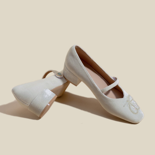 Square-headed thick-sole Mary Jane single shoes, new for spring and summer, velvet surface, pearl fairy wind, gentle Chinese-style cheongsam wedding shoes