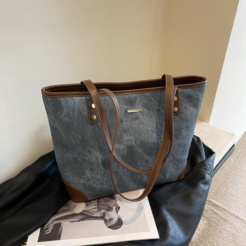 Korean Version Commuting Large Capacity Bag for Women  New Autumn/Winter Fashion Tote Bag Simple Shoulder Bag