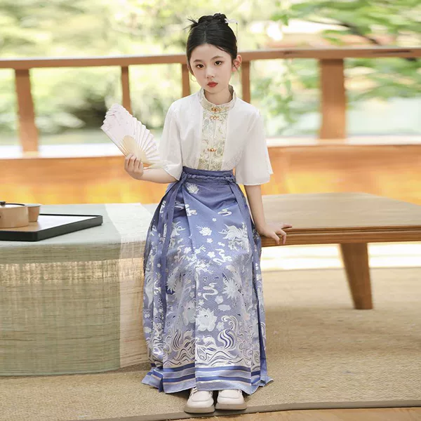 White T-shirt, with embroidery, with short sleeve