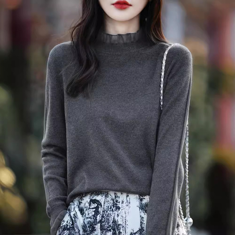 2024 Spring New Style Lace Splicing Round Neck Knitwear for Women Retro Loose Inner Layering Sweater for Women