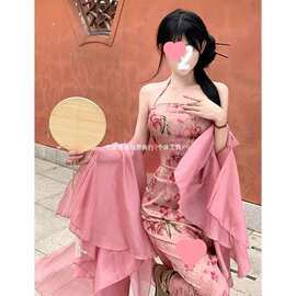 显身材新中式挂脖连衣裙女春夏2026新款国风碎花绝美小裙子两件套