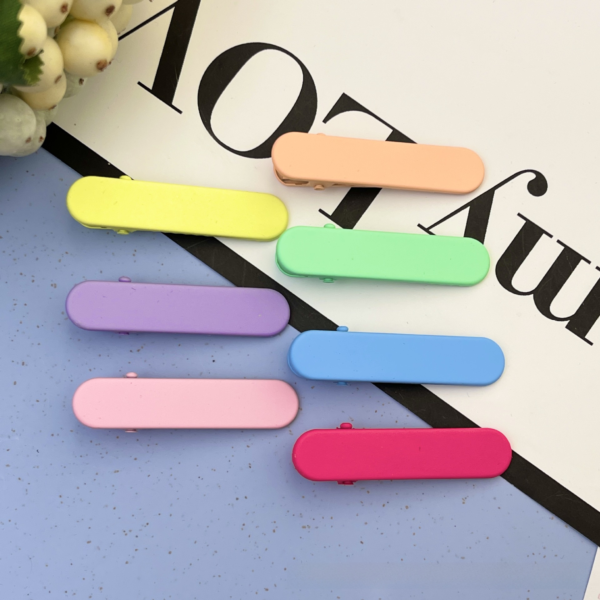 Vernice Macaron Gloss 2024 8 caratteri Fermaglio a becco d'anatra Colore frutta Fermaglio per capelli senza cuciture Accessori per capelli carini Fermaglio laterale Frangia Accessori_voghion.com