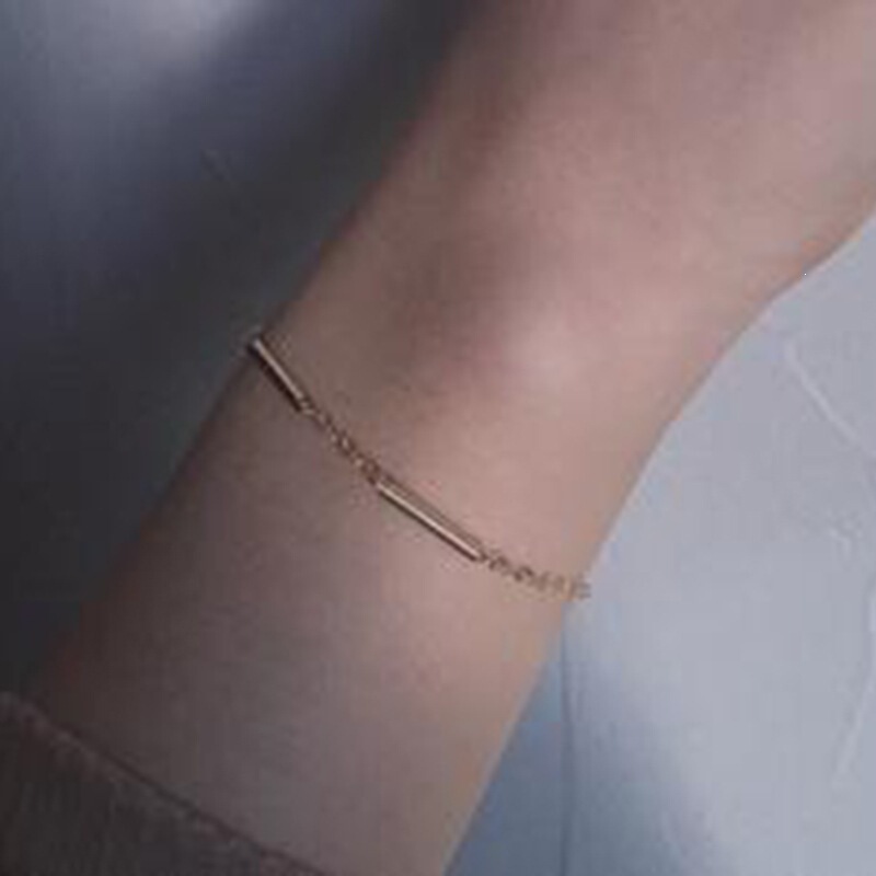 Straight-Forward and Simple 18K Gold Personality Long Bar Bracelet Straight-Forward and Simple 18K Gold Personality Long Bar Bracelet
