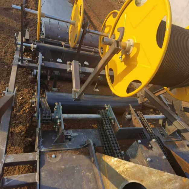 Máquina integrada de perforación de película de ajo para plantación estandarizada, ahorro de tiempo y mano de obra