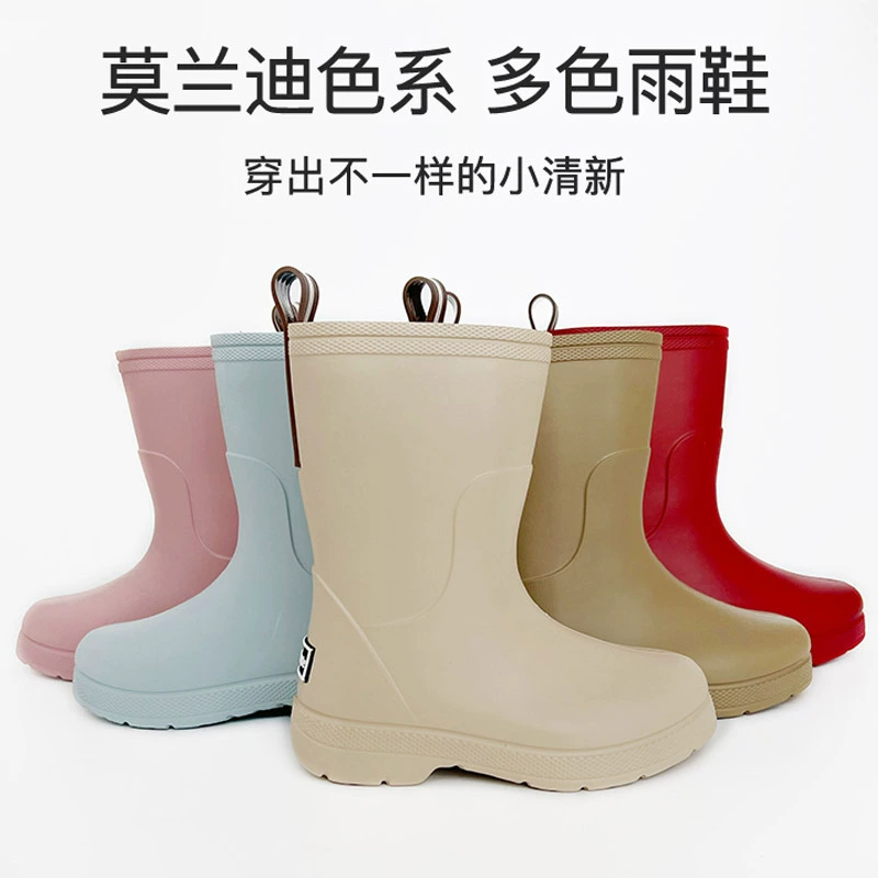 2024 новые резиновые резиновые детские дождевые сапоги для мальчиков и девочек нескользящие и дышащие фекалии водонепроницаемые обувь для детского сада легкая дождевая обувь