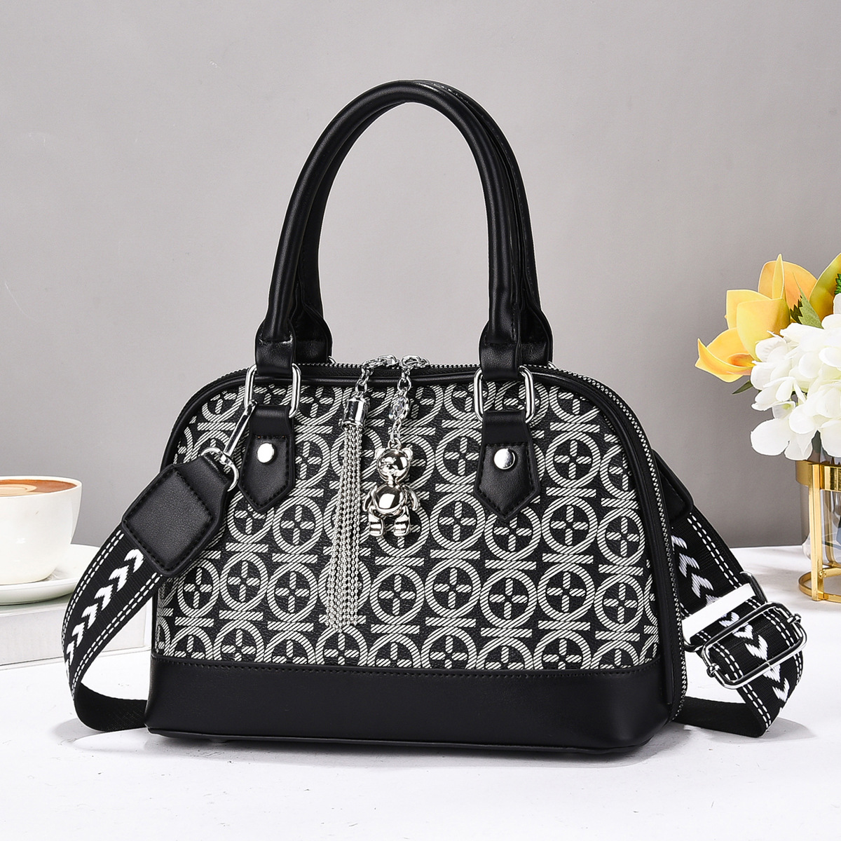 Material floral negro