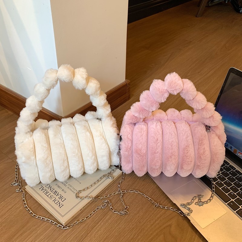 跨境新款洋气单肩包小众设计手拎圆筒包女气质百搭流行毛绒斜挎包