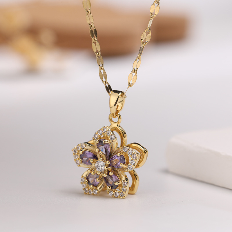 Colgante giratorio de doble capa con flor de cinco pétalos y circonita púrpura, en collar de acero de titanio, para mujer.